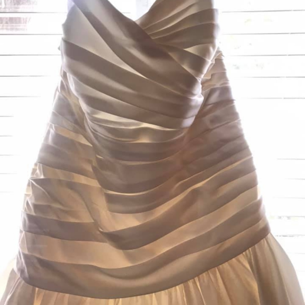 Wedding gown
